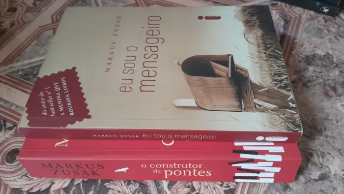 Livros "O Construtor de Pontes" e "Eu Sou o Mensageiro"