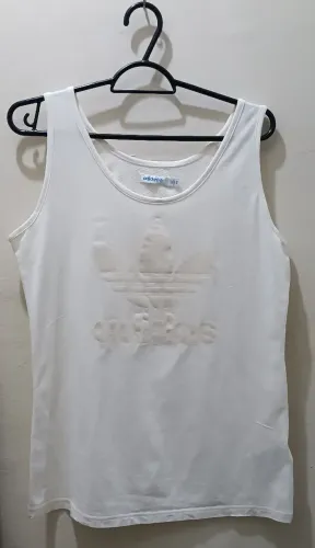 Regata adidias feminina
