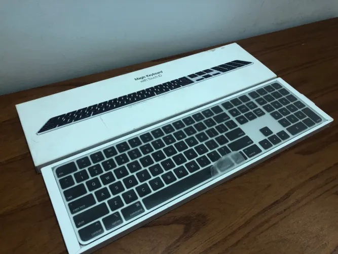 Teclado Apple Magic com ID