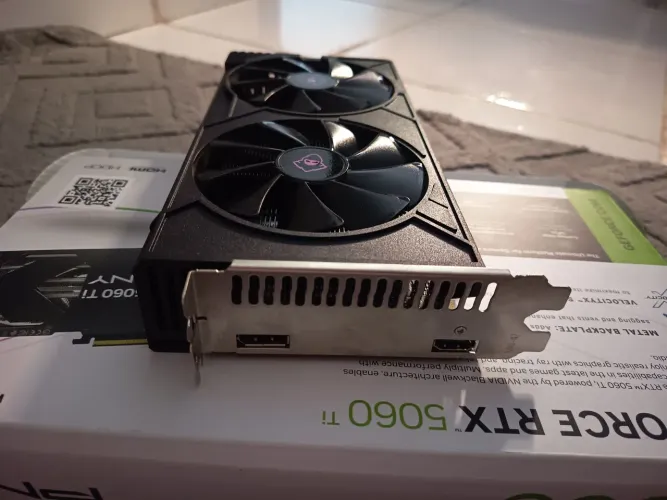 Vendo mancer RX 560 XT Streaky de 8 GB