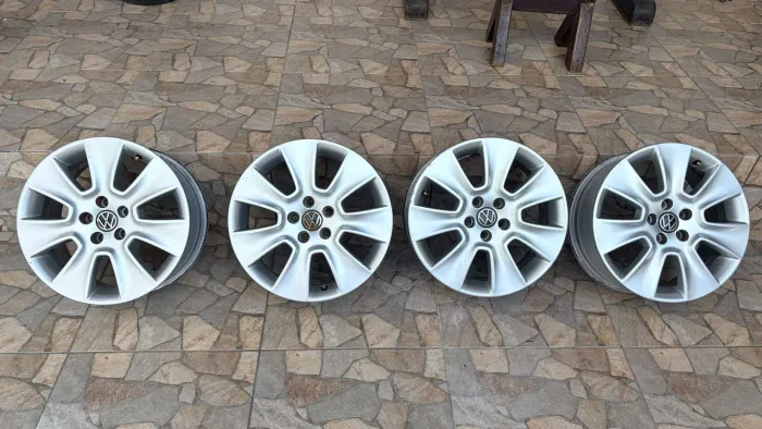 Vendo rodas de liga leve aro 16 furacão 5x100