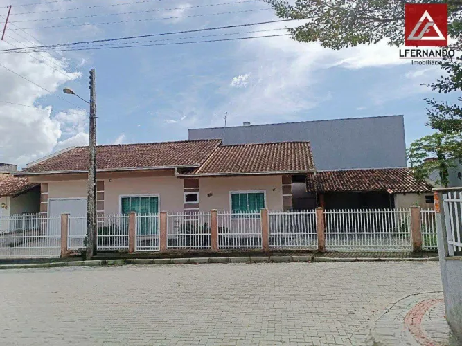 Casa com 3 dormitórios à venda, 120 m² por R$ 580.000 - Itajuba - Barra Velha/SC
