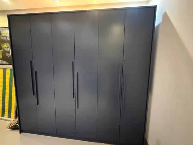 GUARDA ROUPA CASAL 6 PORTAS AZUL ACETINADO