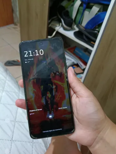Vendo celular Semi novo