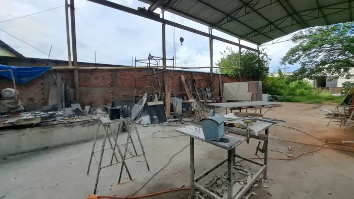 Terreno com Barracão para alugar no bairro Salto Grande em Americana/SP.