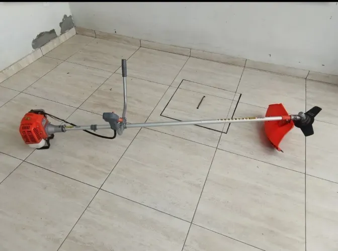 Roçadeira usada 2 vezes
