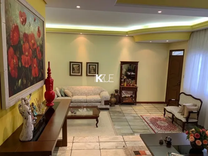 Excelente casa alto padrão bairro Itaguaçu.