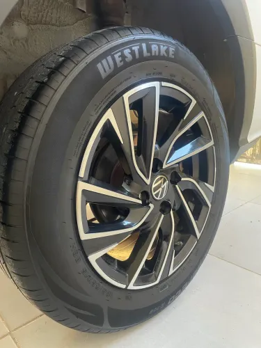 Rodas 15 com Pneu