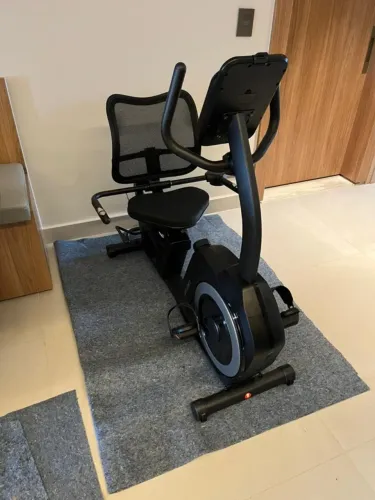 M- BICICLETA HORIZONTAL MAGNÉTICA PARA TREINAMENTO EM CASA. PREÇO DE OPORTUNIDADE