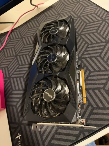 RX 7600 8GB asrock 3 fans 