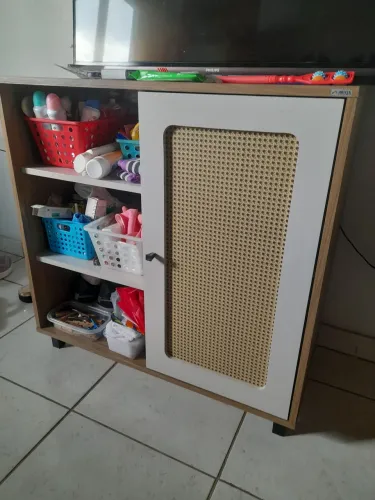 Vende-se esse aparador seminário novo armário médio !