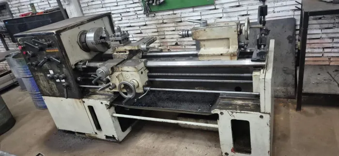 Torno Romi barreamento 1500 usado