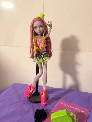 MARISOL COXI COMPLETA MONSTER HIGH