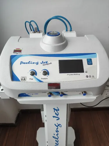 Peeling Jet Compact