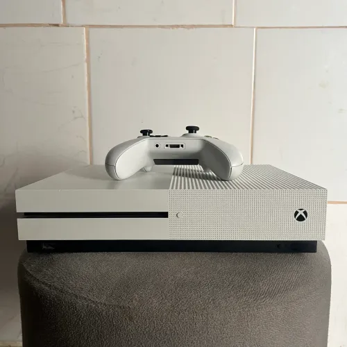 Xbox One S 1 TB - Excelente Estado
