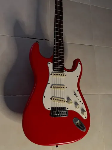 Guitarra dolphin cordas novas e regulada