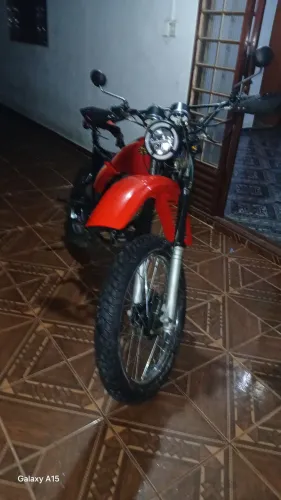 Dt 180 ano 1983