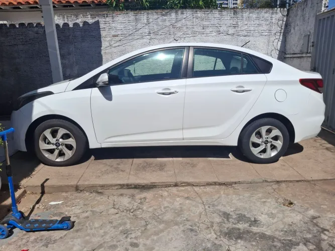 Hyundai HB20S C.style/c.plus1.6 Flex 16V Aut. 4P 2016