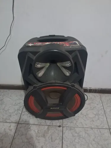 Vendo caixa de som grande 