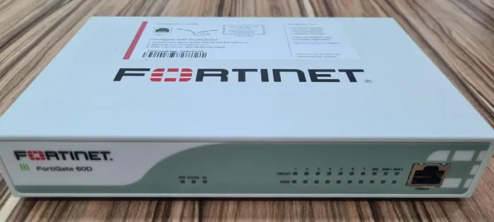 Fortinet Série 60d Fortigate Fg-60d 110v/220v - Semi Novo