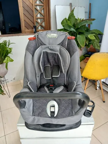 Cadeirinha Burigotto Neo Matrix 0-25kg - R$ 150