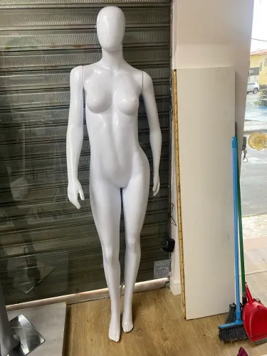 Manequim feminino 