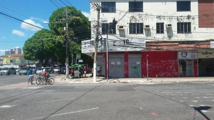 Sala comercial na Magalhães Barata