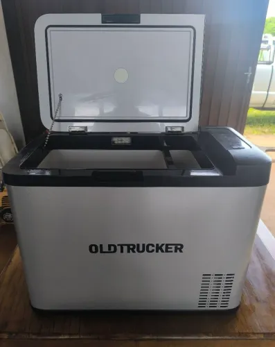 Geladeira e Freezer Portátil Old Trucker 35 Litros Alumínio