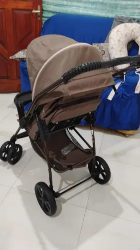 Vendo carrinho de bebê novinho