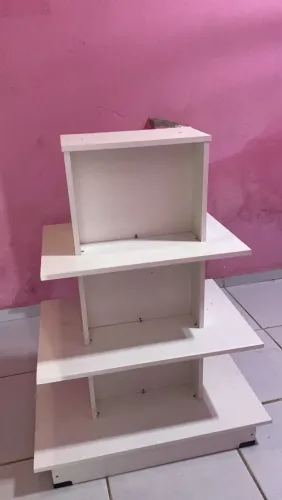 Vendo um balcão central de loja semi-novo só dois meses de uso