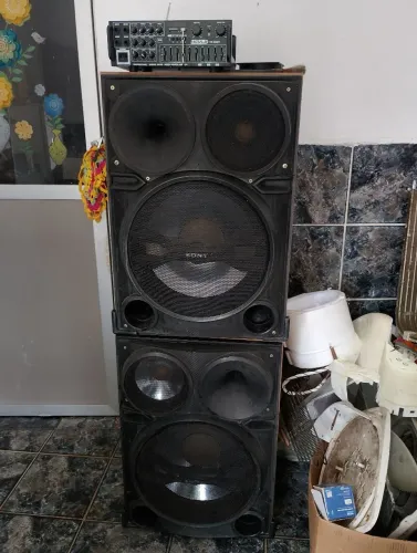 Troco em bombox 3 som Sony de alta potência 1200whats de potência