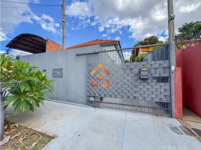 Casa para locação na região central, 02 dormitórios 60m² por R$ 2.300,00/mês - Vila Matara