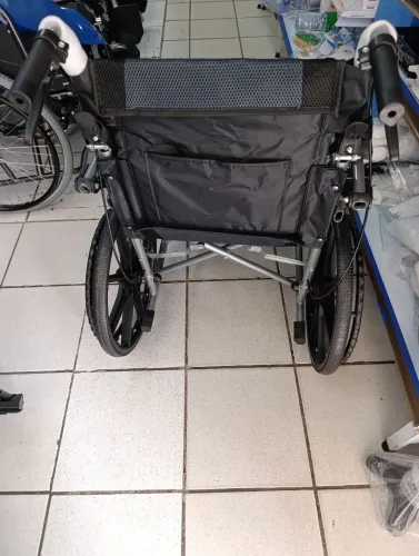 Cadeira de rodas  ideal pra criança 