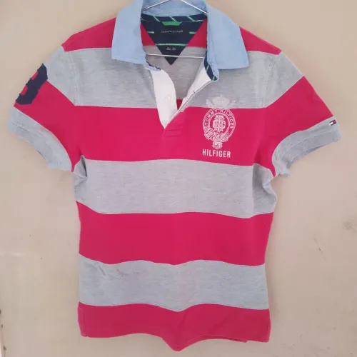 Camisa Tommy Hilfiger tamanho P pouco usada em ótimas condições