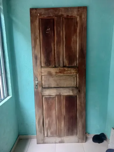 Porta de Madeira Angelim com Castilho