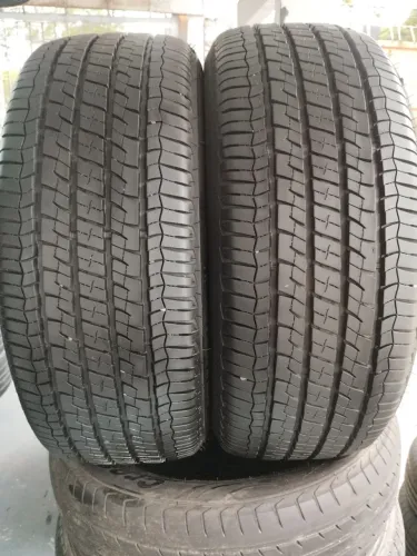 Pneu 225/50/17 Firestone F700 - 90% Borracha, praticamente novos 