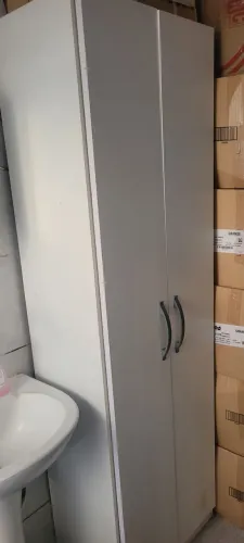 Armário 4 prateleiras