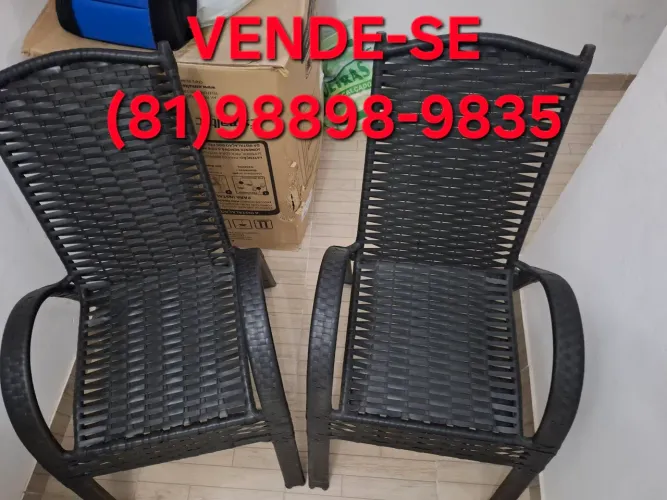 Kit com 2 Cadeiras de Balanço em Fibra Sintética - Semi Novas