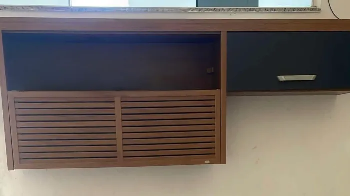 Vende-se esse armário