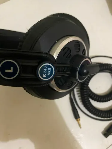 Vendo Excelente Fone AKG 240 para Estúdios e estudos.