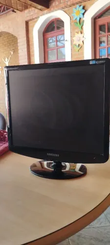 Monitor Samsung (19) polegadas modelo SyncMaster 932b plus VGA e DVI 