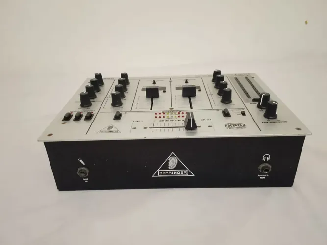 Mixer para DJ Behringer Pro Mixer DJX400 - 2 Canais / FX / BPM Counter
