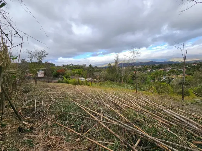 Tererno 2037,00 m2 em Jardim Estância Brasil - Atibaia - SP - Aceta veículo (tabela FIPE