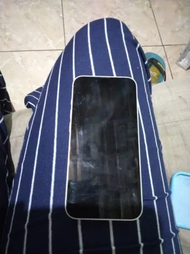 iPhone 16e branco