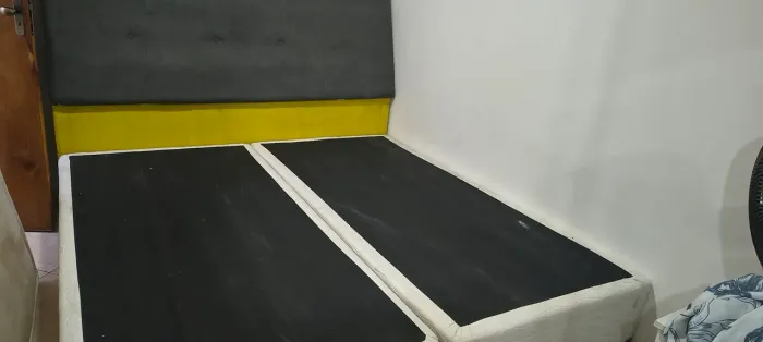 Cama Casal King + Colchão e Cabeceira Baú