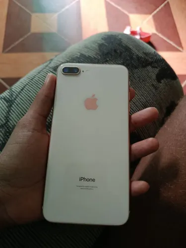 iPhone 8 plus: Bateria 100% em perfeito estado 