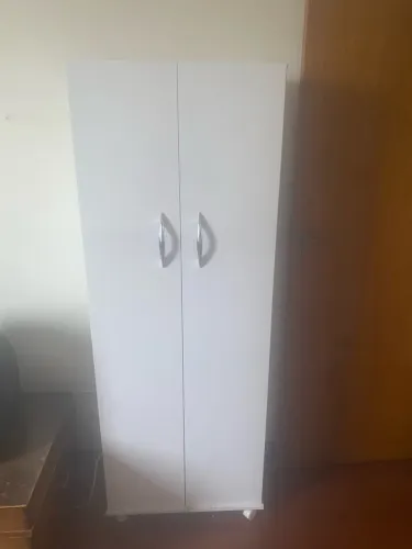 Vendo armário usado