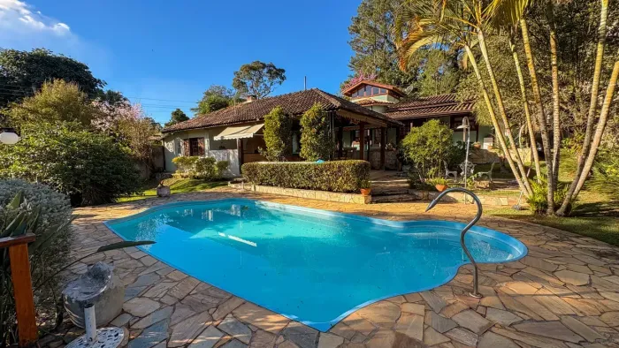 Casa com 207 metros quadrados de construção no bairro Jardim Itapema em Guararema