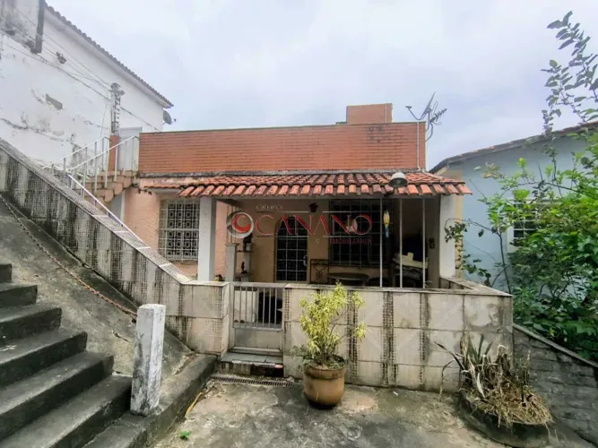 CASA EM CONDOMÍNIO FECHADO COM TERRAÇO NO LINS DE VASCONCELOS