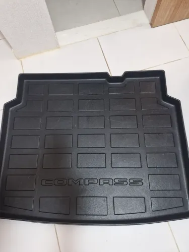 Tapete protetor porta-malas Jeep Compass.